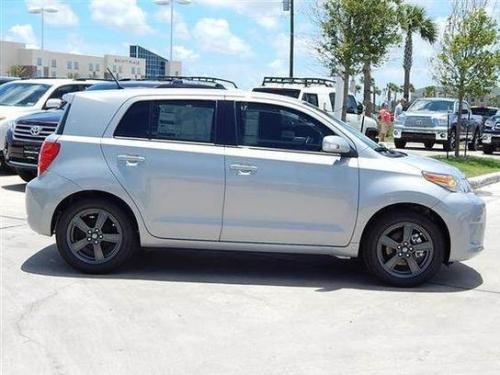 Photo Image Gallery & Touchup Paint: Scion XD in Silver Ignition   (1J8)  YEARS: 2013-2013