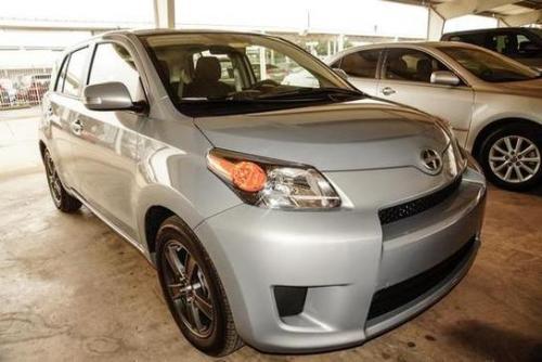 Photo Image Gallery & Touchup Paint: Scion XD in Silver Ignition   (1J8)  YEARS: 2013-2013