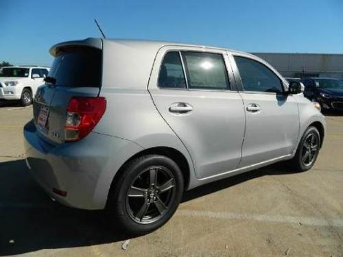 Photo Image Gallery & Touchup Paint: Scion XD in Silver Ignition   (1J8)  YEARS: 2013-2013