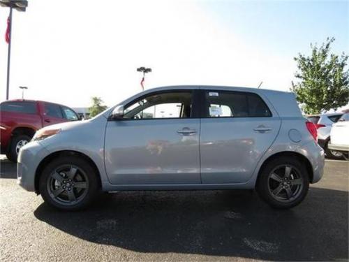 Photo Image Gallery & Touchup Paint: Scion XD in Silver Ignition   (1J8)  YEARS: 2013-2013