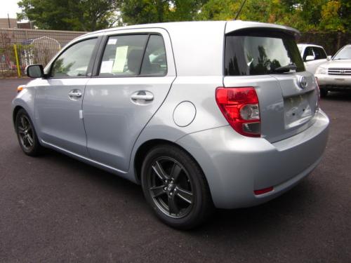 Photo Image Gallery & Touchup Paint: Scion XD in Silver Ignition   (1J8)  YEARS: 2013-2013
