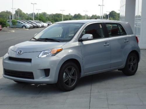 Photo Image Gallery & Touchup Paint: Scion XD in Silver Ignition   (1J8)  YEARS: 2013-2013