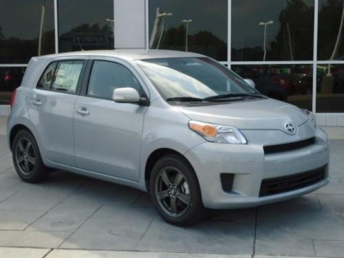 Photo Image Gallery & Touchup Paint: Scion XD in Silver Ignition   (1J8)  YEARS: 2013-2013
