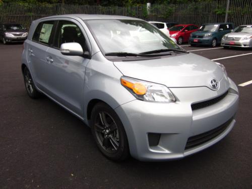Photo Image Gallery & Touchup Paint: Scion XD in Silver Ignition   (1J8)  YEARS: 2013-2013