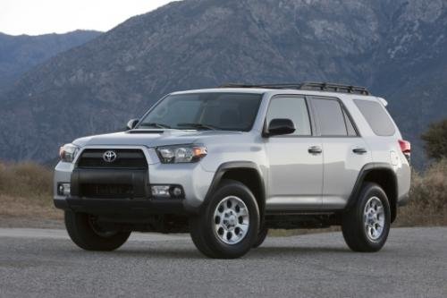 Photo Image Gallery & Touchup Paint: Toyota 4runner in Classic Silver Metallic  (1F7)  YEARS: 2010-2017