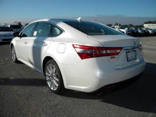 Photo Image Gallery & Touchup Paint: Toyota Avalon in Blizzard Pearl   (070)  YEARS: 2013-2017