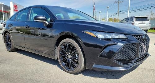 Photo of a 2019-2022 Toyota Avalon in Midnight Black Metallic (paint color code 218