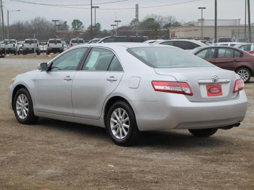 Photo Image Gallery & Touchup Paint: Toyota Camry In Classic Silver 