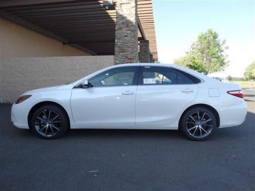 Photo Image Gallery: Toyota Camry in Blizzard Pearl   (070)  YEARS: -