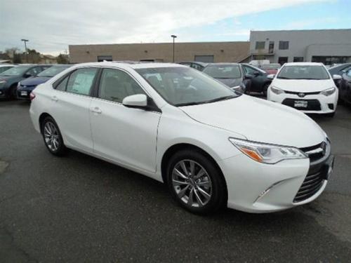 Photo Image Gallery: Toyota Camry in Blizzard Pearl   (070)  YEARS: -