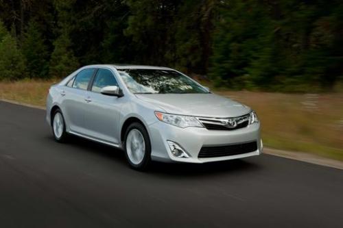 Photo Image Gallery & Touchup Paint: Toyota Camry in Classic Silver Metallic  (1F7)  YEARS: 2012-2014