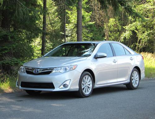Photo Image Gallery & Touchup Paint: Toyota Camry in Classic Silver Metallic  (1F7)  YEARS: 2012-2014