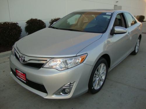 Photo Image Gallery & Touchup Paint: Toyota Camry in Classic Silver Metallic  (1F7)  YEARS: 2012-2014
