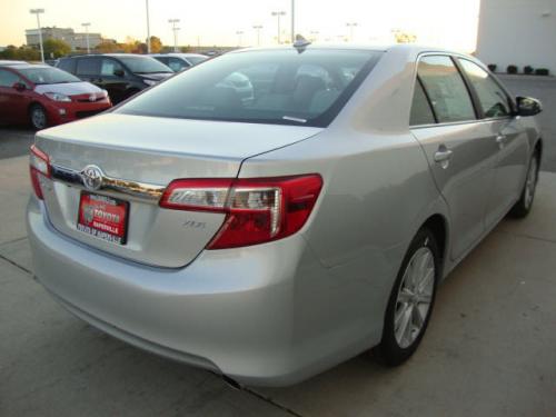 Photo Image Gallery & Touchup Paint: Toyota Camry in Classic Silver Metallic  (1F7)  YEARS: 2012-2014