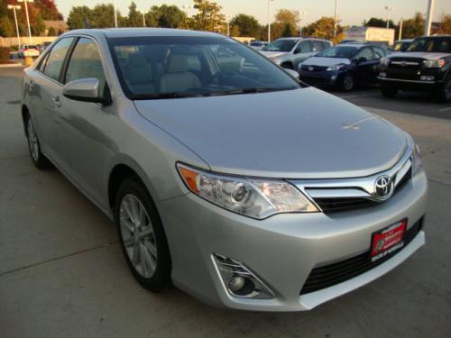 Photo Image Gallery & Touchup Paint: Toyota Camry in Classic Silver Metallic  (1F7)  YEARS: 2012-2014