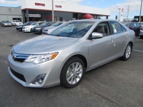 Photo Image Gallery & Touchup Paint: Toyota Camry in Classic Silver Metallic  (1F7)  YEARS: 2012-2014