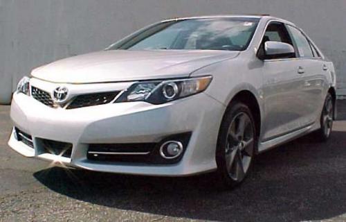 Photo Image Gallery & Touchup Paint: Toyota Camry in Classic Silver Metallic  (1F7)  YEARS: 2012-2014