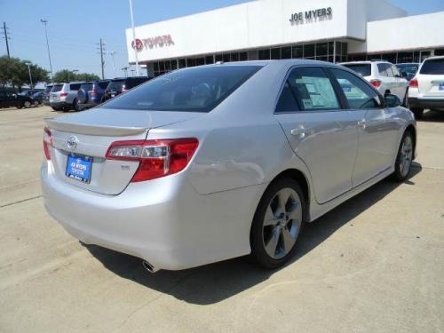 Photo Image Gallery & Touchup Paint: Toyota Camry in Classic Silver Metallic  (1F7)  YEARS: 2012-2014