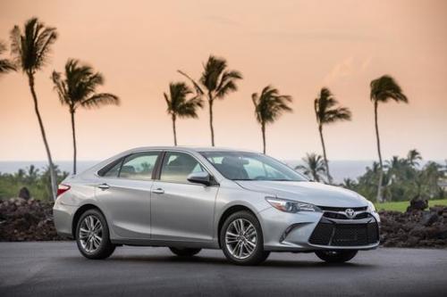 Photo Image Gallery & Touchup Paint: Toyota Camry in Celestial Silver Metallic  (1J9)  YEARS: 2015-2017