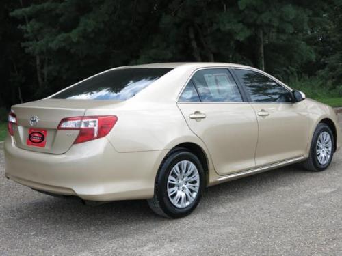 Photo Image Gallery & Touchup Paint: Toyota Camry in Sandy Beach Metallic  (4T8)  YEARS: 2012-2012