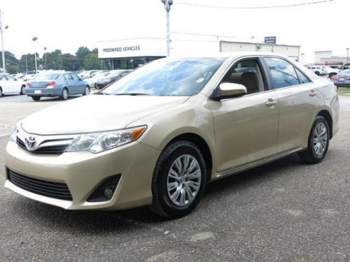 Photo Image Gallery & Touchup Paint: Toyota Camry in Sandy Beach Metallic  (4T8)  YEARS: 2012-2012