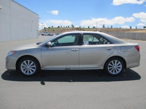 Photo Image Gallery & Touchup Paint: Toyota Camry in Champagne Mica   (5B2)  YEARS: 2013-2017