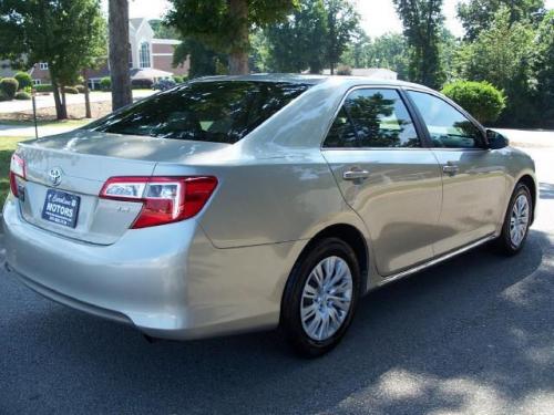 Photo Image Gallery & Touchup Paint: Toyota Camry in Champagne Mica   (5B2)  YEARS: 2013-2017