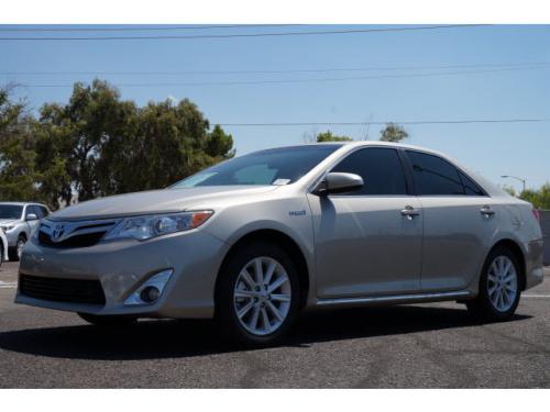 Photo Image Gallery & Touchup Paint: Toyota Camry in Champagne Mica   (5B2)  YEARS: 2013-2017