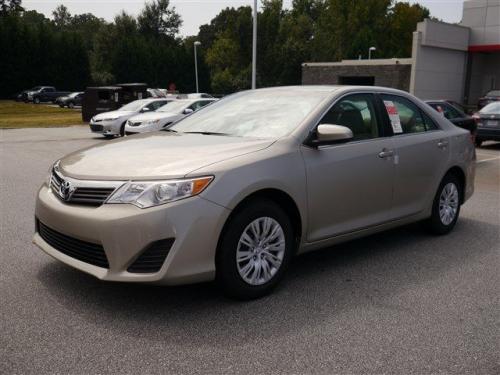Photo Image Gallery & Touchup Paint: Toyota Camry in Champagne Mica   (5B2)  YEARS: 2013-2017