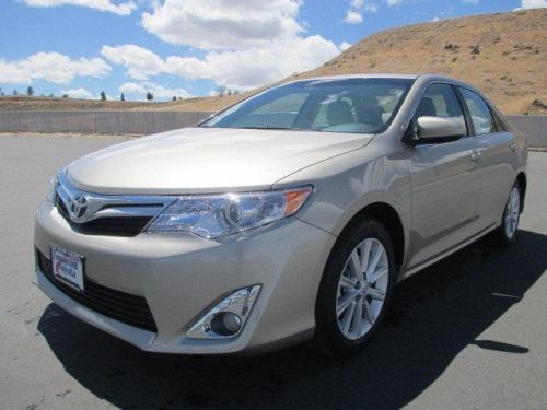 Photo Image Gallery & Touchup Paint: Toyota Camry in Champagne Mica   (5B2)  YEARS: 2013-2017