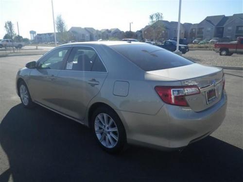 Photo Image Gallery & Touchup Paint: Toyota Camry in Champagne Mica   (5B2)  YEARS: 2013-2017