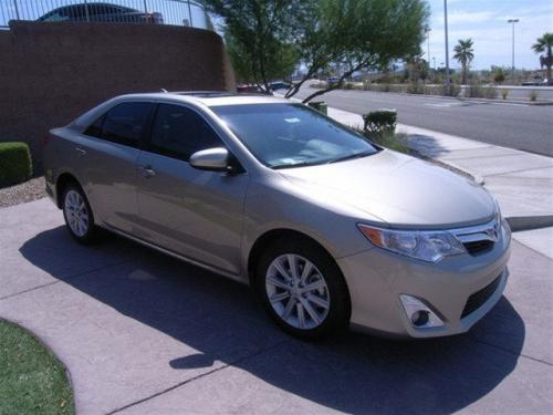 Photo Image Gallery & Touchup Paint: Toyota Camry in Champagne Mica   (5B2)  YEARS: 2013-2017