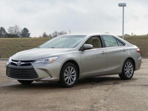 Photo Image Gallery & Touchup Paint: Toyota Camry in Champagne Mica   (5B2)  YEARS: 2013-2017