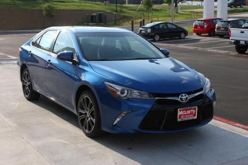 Photo Image Gallery & Touchup Paint: Toyota Camry in Blue Streak Metallic  (8T7)  YEARS: 2016-2017