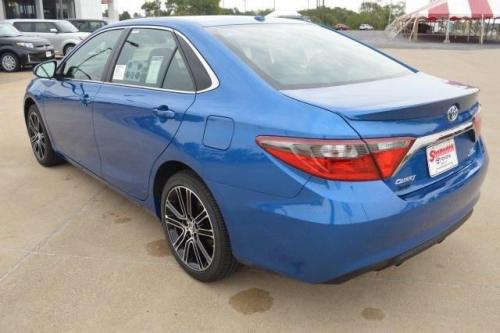 Photo Image Gallery & Touchup Paint: Toyota Camry in Blue Streak Metallic  (8T7)  YEARS: 2016-2017