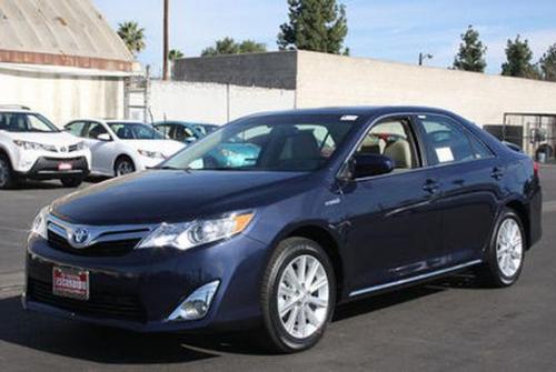Photo Image Gallery & Touchup Paint: Toyota Camry in Parisian Night Pearl  (8W6)  YEARS: 2014-2017