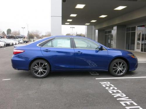Photo Image Gallery & Touchup Paint: Toyota Camry in Blue Crush Metallic  (8W7)  YEARS: 2015-2016