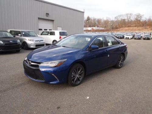 Photo Image Gallery & Touchup Paint: Toyota Camry in Blue Crush Metallic  (8W7)  YEARS: 2015-2016