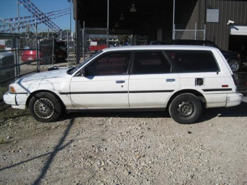 Photo Image Gallery & Touchup Paint: Toyota Camry in Super White   (040)  YEARS: 1987-1991
