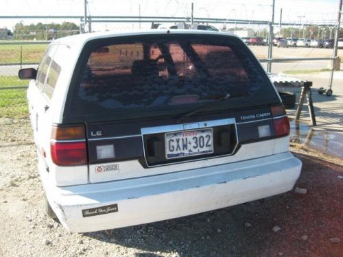 Photo Image Gallery & Touchup Paint: Toyota Camry in Super White   (040)  YEARS: 1987-1991