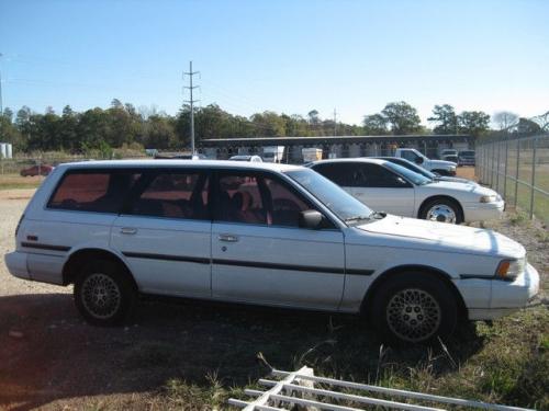 Photo Image Gallery & Touchup Paint: Toyota Camry in Super White   (040)  YEARS: 1987-1991