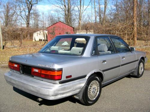 Photo Image Gallery & Touchup Paint: Toyota Camry in Silver Metallic   (173)  YEARS: 1989-1990