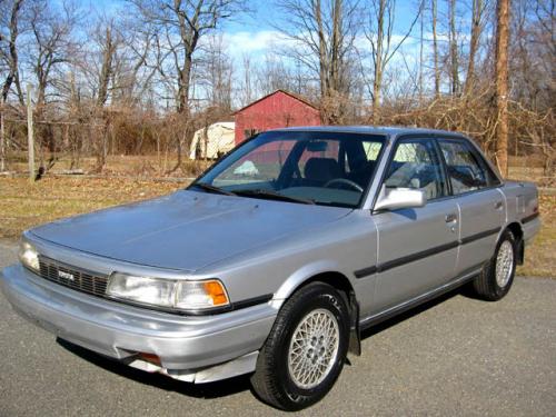 Photo Image Gallery & Touchup Paint: Toyota Camry in Silver Metallic   (173)  YEARS: 1989-1990