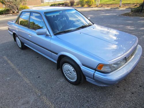 Photo Image Gallery & Touchup Paint: Toyota Camry in Light Blue Metallic  (8D8)  YEARS: 1987-1989