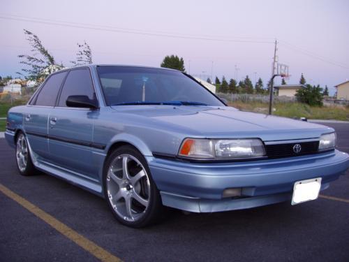 Photo Image Gallery & Touchup Paint: Toyota Camry in Ice Blue   (8G2)  YEARS: 1990-1991