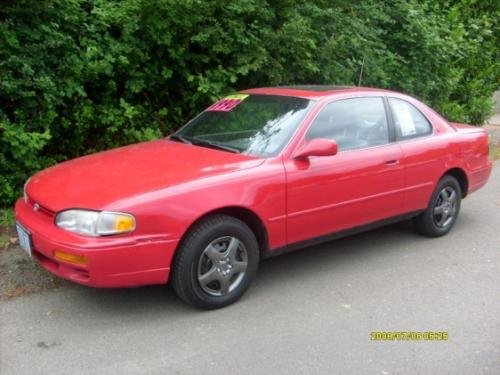 Photo of a 1994-1996 Toyota Camry in Rally Red (paint color code 3J6