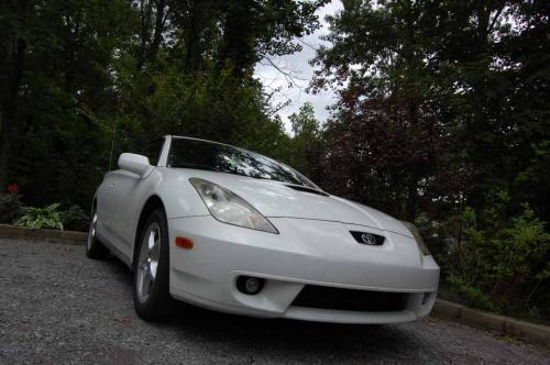 Photo Image Gallery & Touchup Paint: Toyota Celica in Super White   (040)  YEARS: 2000-2005