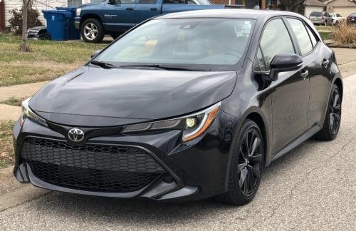 Photo of a 2019-2024 Toyota Corolla in Midnight Black (paint color code 2RC