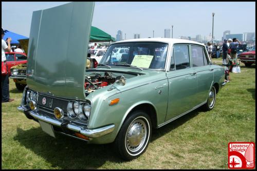 Photo Image Gallery: Toyota Corona in Greenish Silver   (XX3)  YEARS: -