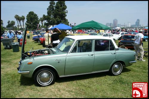 Photo Image Gallery: Toyota Corona in Greenish Silver   (XX3)  YEARS: -